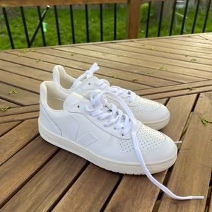 Veja Leather Snekers V-10